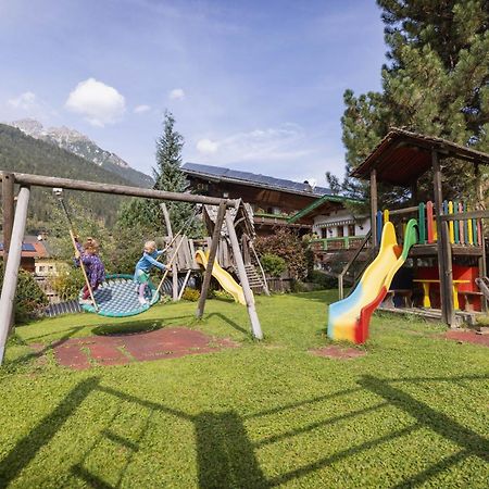 Familien- & Vitalhotel Auenhof Фульпмес Екстер'єр фото